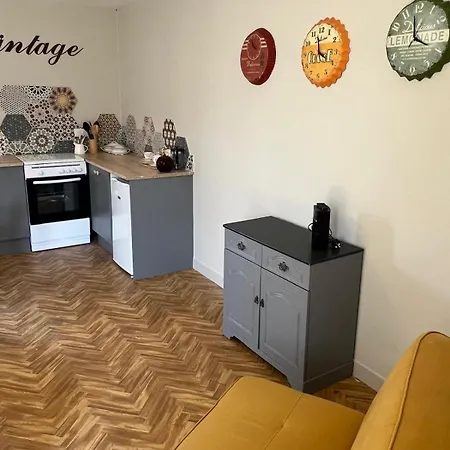 Vigne - On A Vineyard, Overlooking The Vines In 2 Bedroomed Savigne